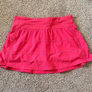 Lululemon fuchsia skort size 4